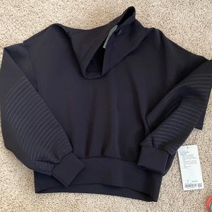 Lululemon Full Flourish pullover